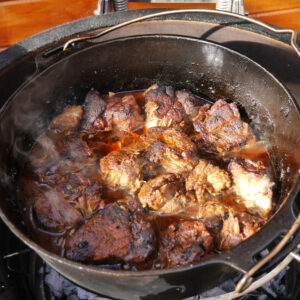Fleisch für carnitas im Dutch Oven
