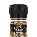 roasted galic mape steak pfeffer in transparenter PET Dose, schwarzes Etikett mit Produktname und Hörnern in Front, schwarze Deckelmühle