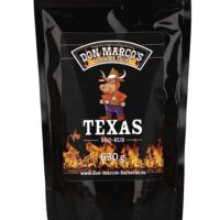 Texas Rub im Nachfuellbeutel, schwarzer wiederverschließbarer Beutel mit Zipper, schwarzes Etikett, Comic Rind in Cowboyoutfit als Maskotchen